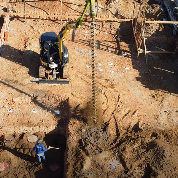 A Importância da Fundação Robusta na Construção de Piscinas.