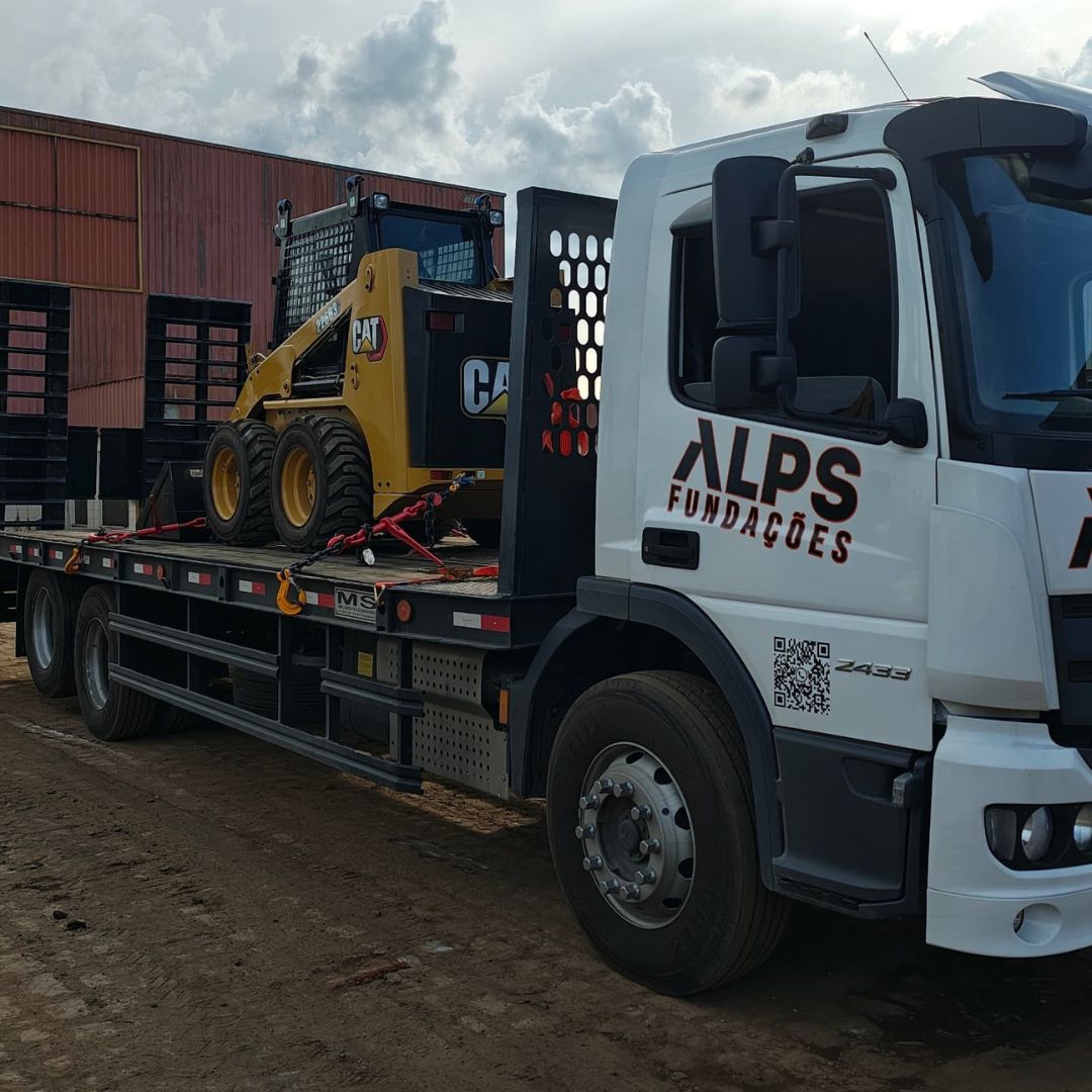 As Mini Carregadeiras, popularmente conhecidas como Bobcat, são ferramentas indispensáveis para o sucesso de diversos projetos na construção civil.