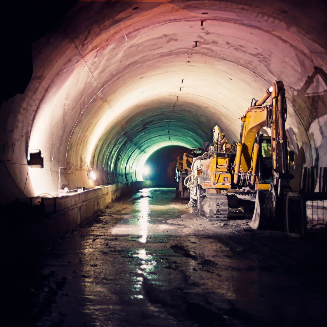 A engenharia de fundações desempenha um papel essencial na construção civil, especialmente em projetos de grande porte como túneis.