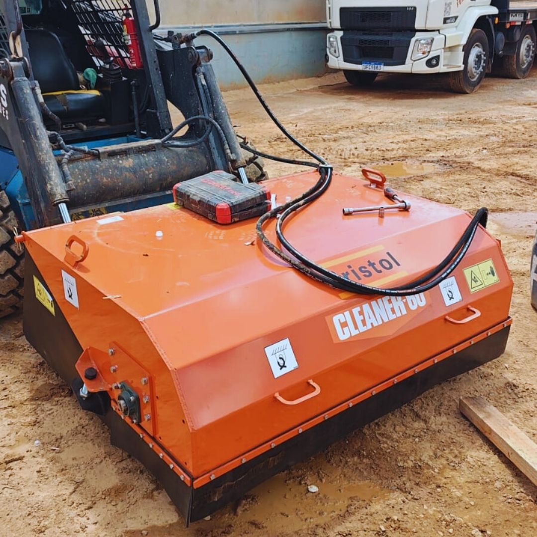 A limpeza em canteiros de obras é fundamental para garantir a segurança e a eficiência no local de trabalho.