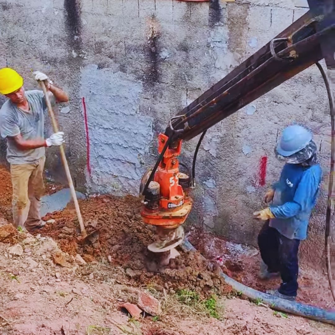 Na construção de fundações, a concretagem contínua desempenha um papel essencial, assegurando a resistência e a durabilidade das estruturas.