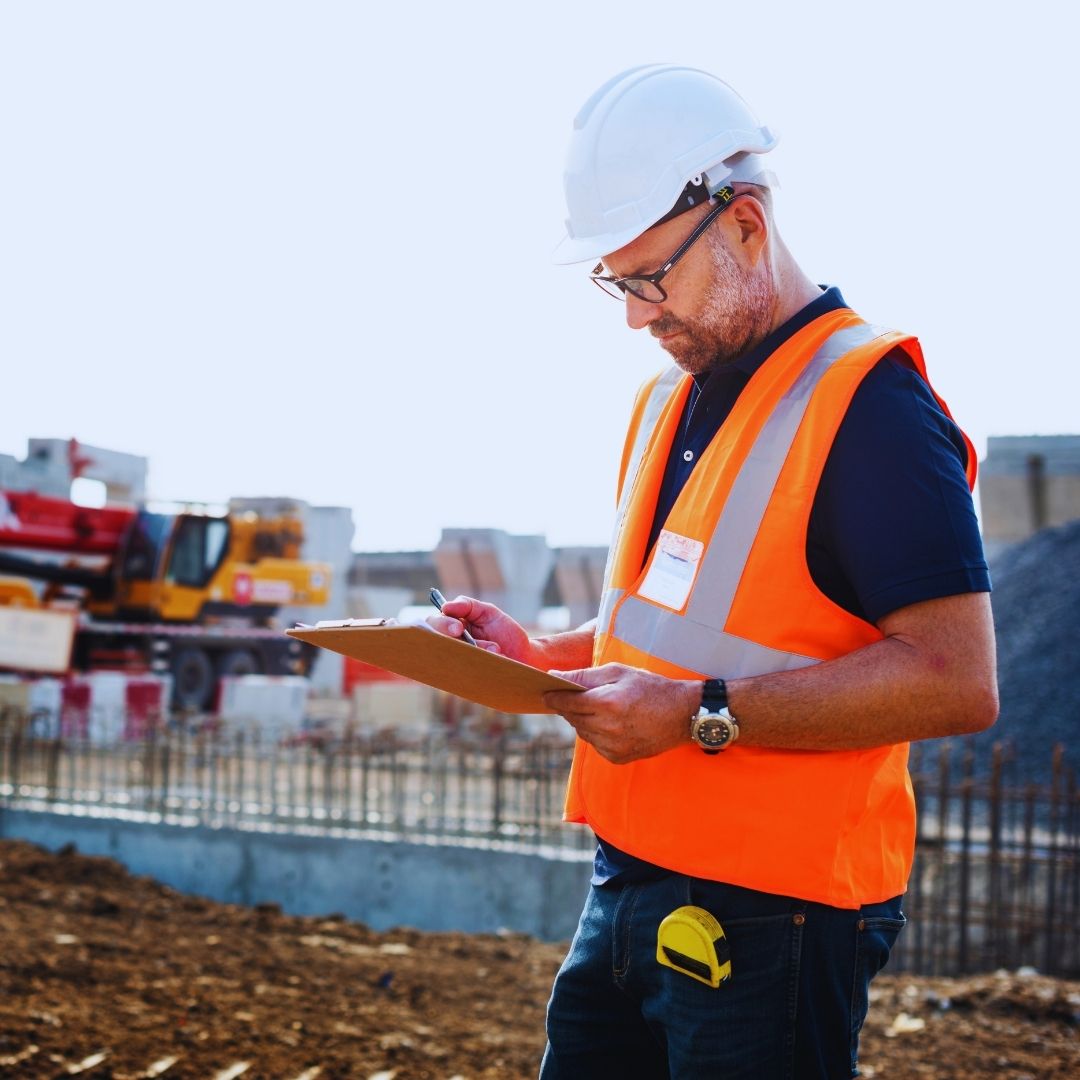A engenharia civil destaca-se como o ramo que planeja, projeta, constrói e mantém toda a infraestrutura do mundo moderno.