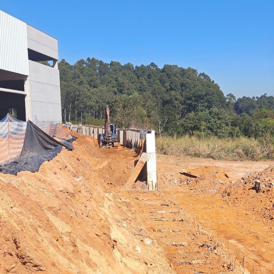 Reforço de Muros com Estacas Escavadas: A Solução Definitiva.