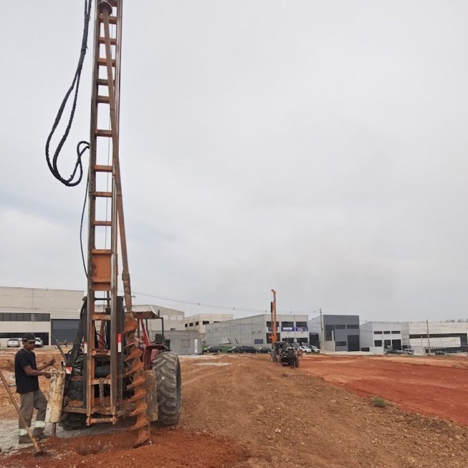 Estacas Escavadas na Engenharia de Fundações: Execução, Vantagens e Controle.
