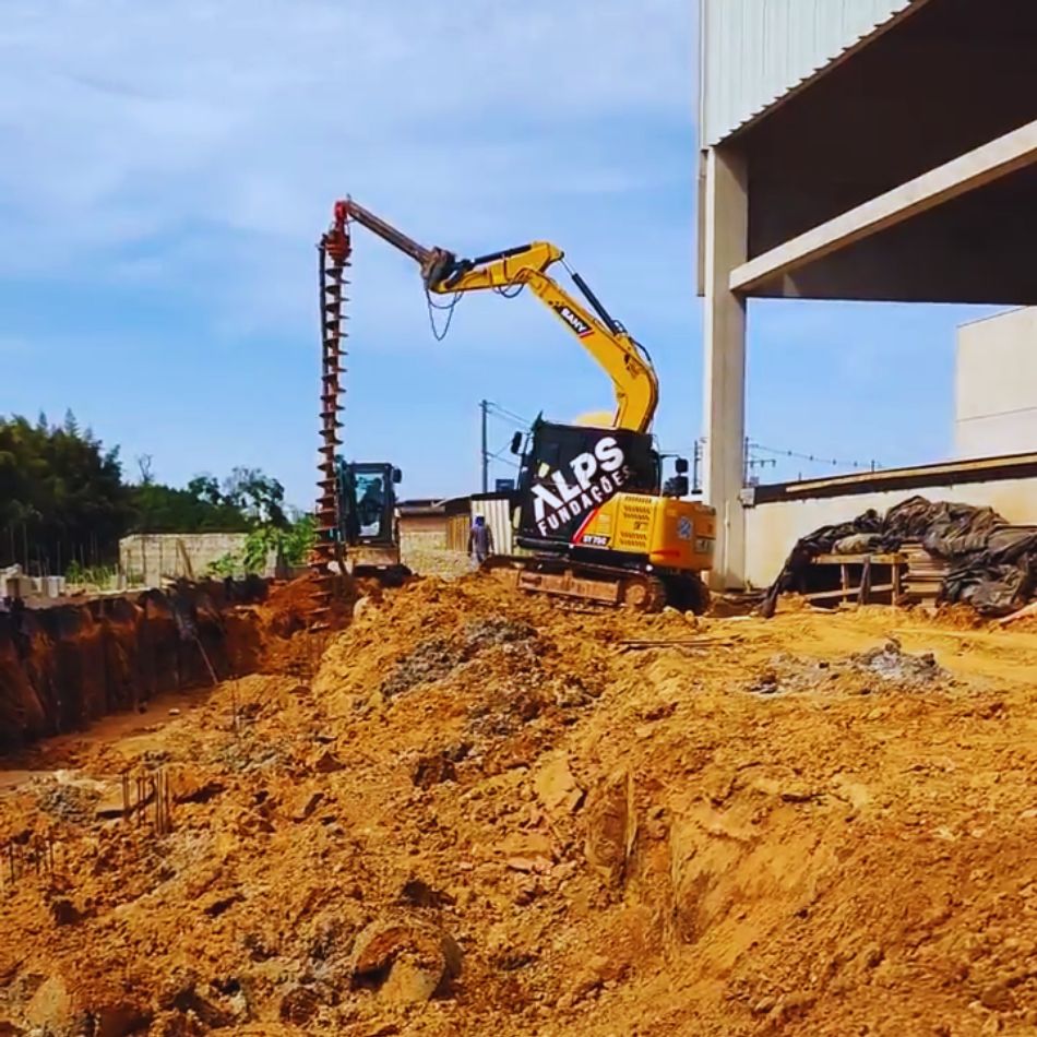 Mini Hélice Contínua: Fundações em Indústrias Sem Parar a Produção.